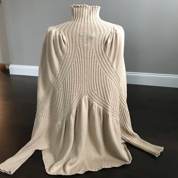 Twin•Set Italian soft Wool camel sweater/poncho - Picture 5 of 13